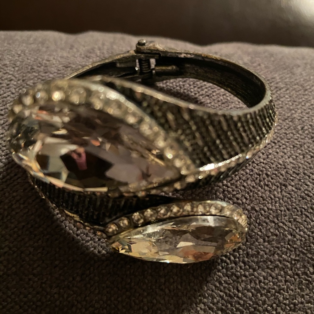 Silver bracelet with crystal